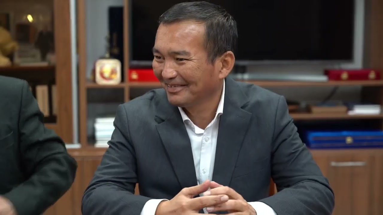 "Ma'rifat ulashib" doirasida Rektor va adiblar uchrashuvi | tkti.uz